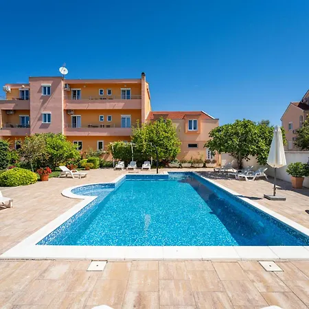 Appartamento Bonex-4 By Interhome *